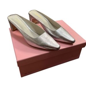 Intentionally Blank BIX Mule in Silver Crinkle size 6 NIB